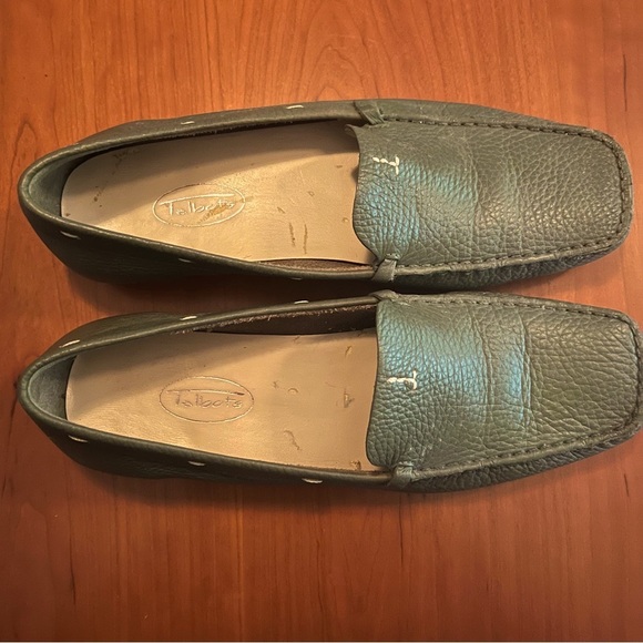 Talbots Shoes - TALBOTS PEBBLED LEATHER GREEN SQUARE TOE DRIVING MOCCASINS / LOAFERS